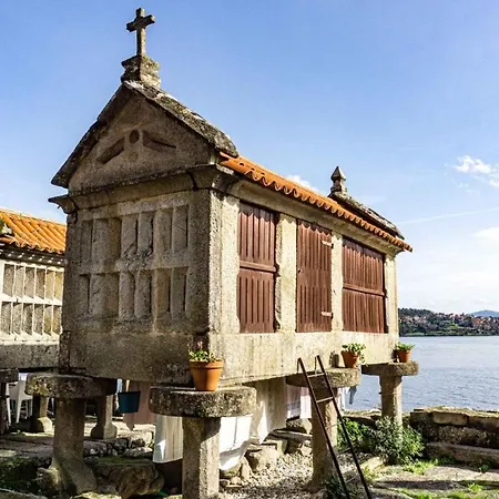 Vivienda En * Combarro